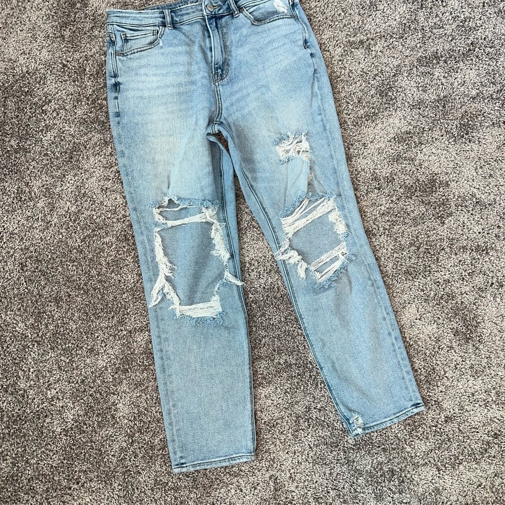 American Eagle Outfitters Light Blue Distressed Mom Jeans size 10 long